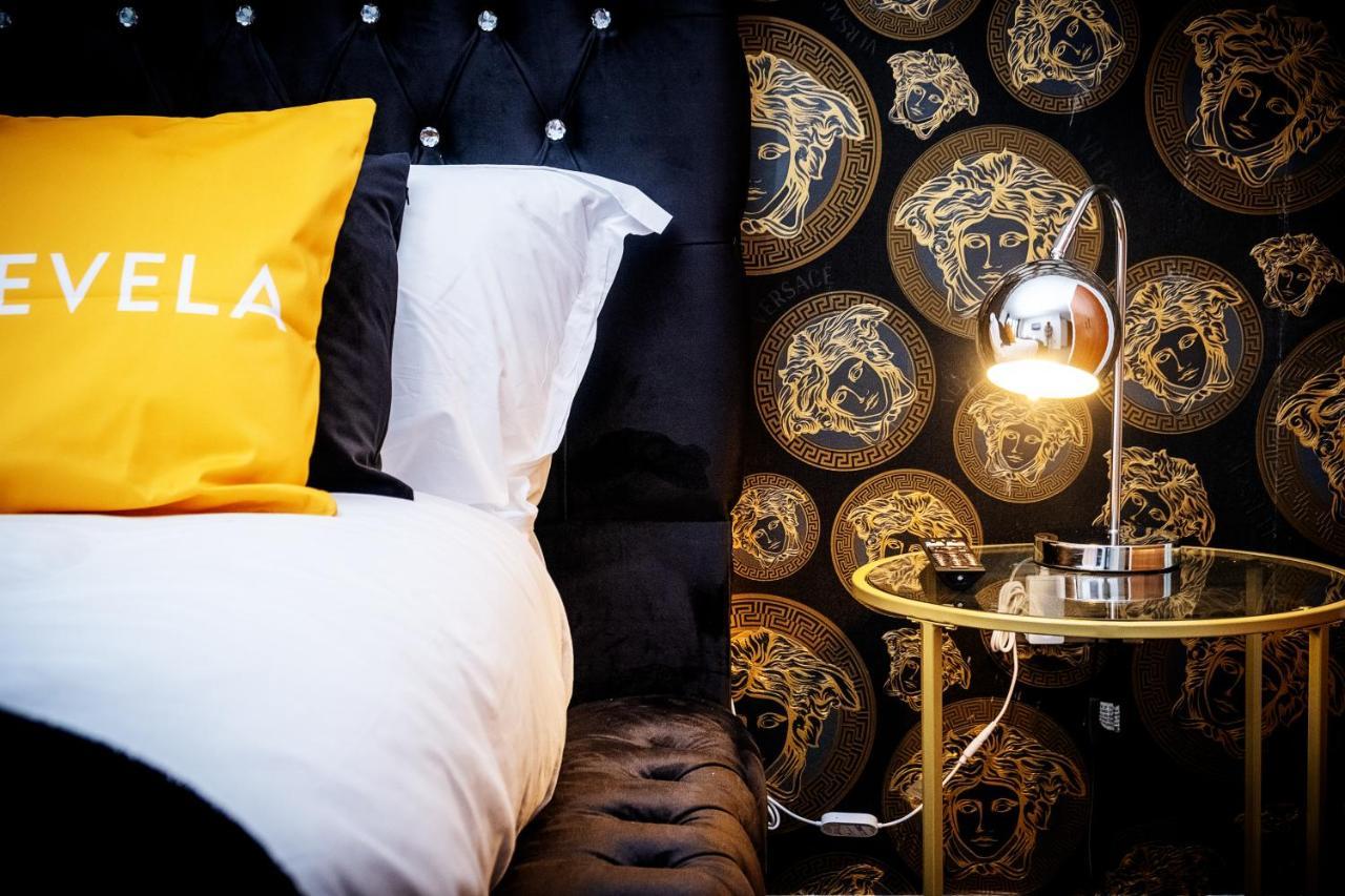 Maevela Apartments - Arcadian Versace Themed Apt ☆ Huge Balcony / Free Parking → Free Netflix -2 Min Walk From Birmingham Hippodrome Theatre, Arcadian, China Town, Sidewalk Club, Gay Village, 5 Mins From New Street Train Station - Birmingham Grand Ce Exterior foto